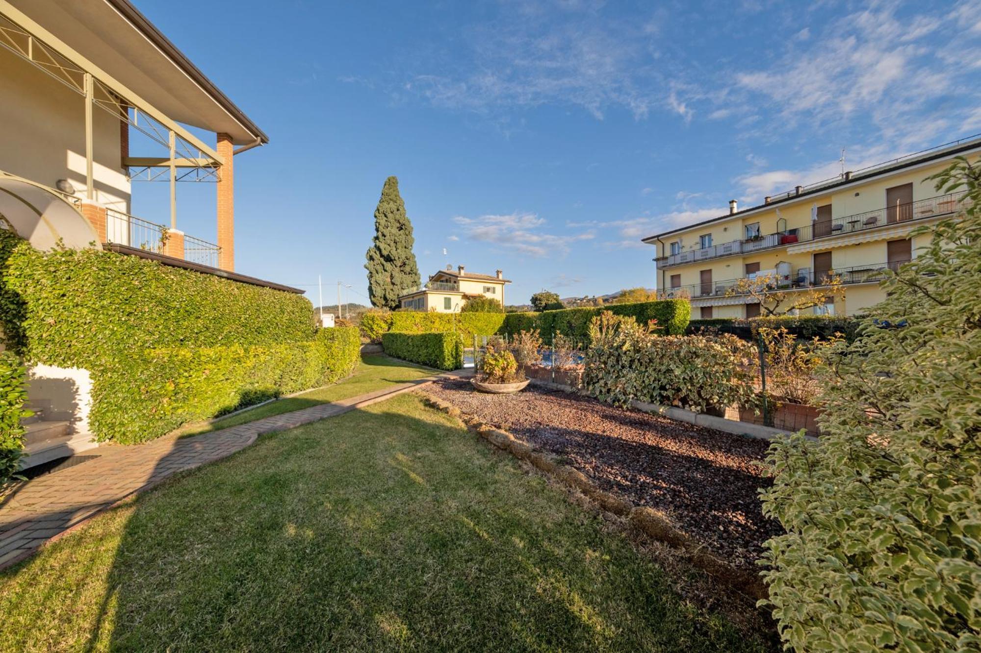Apartmentsgarda - Rosa Chiare Bardolino Exterior photo